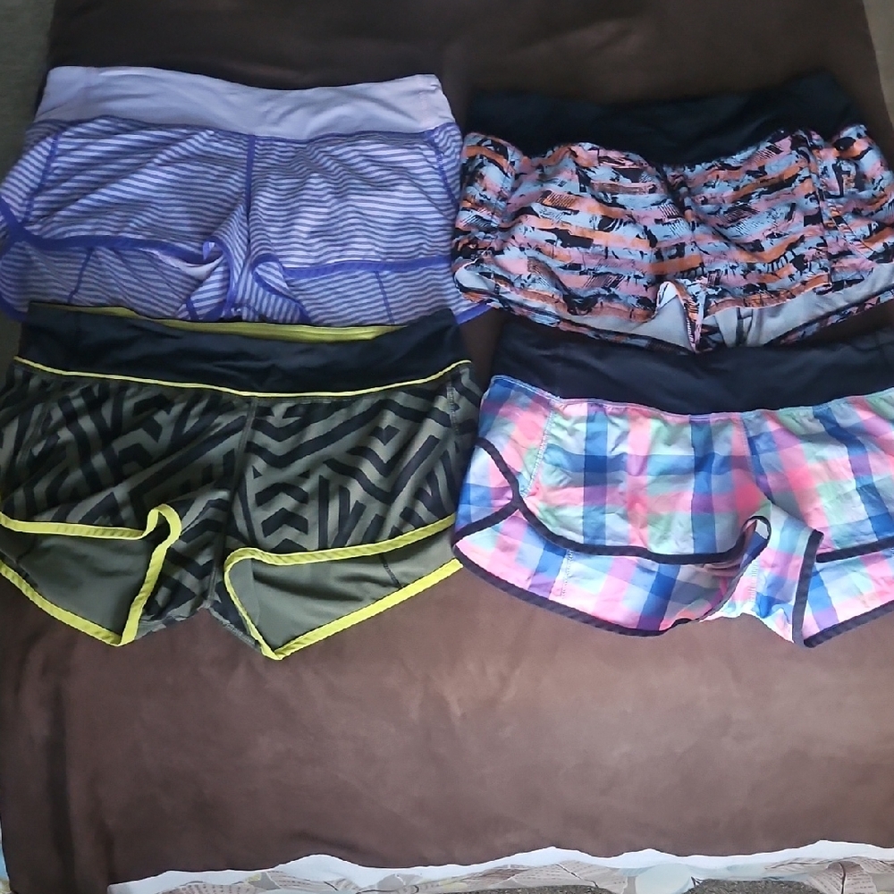 Lululemon Athletica Women's Patterned Shorts Set